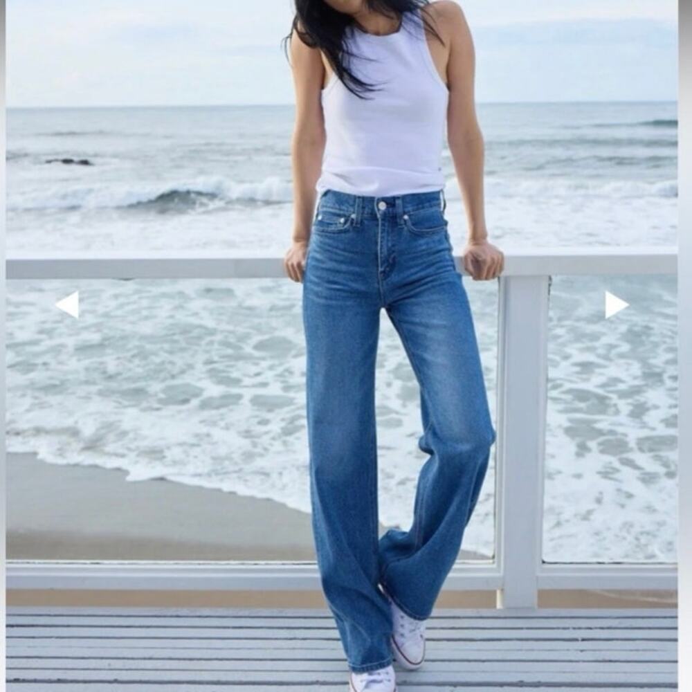 AYR The Secret Sauce Relaxed Straight Leg Blue Jeans in Old School Wash Size 33
